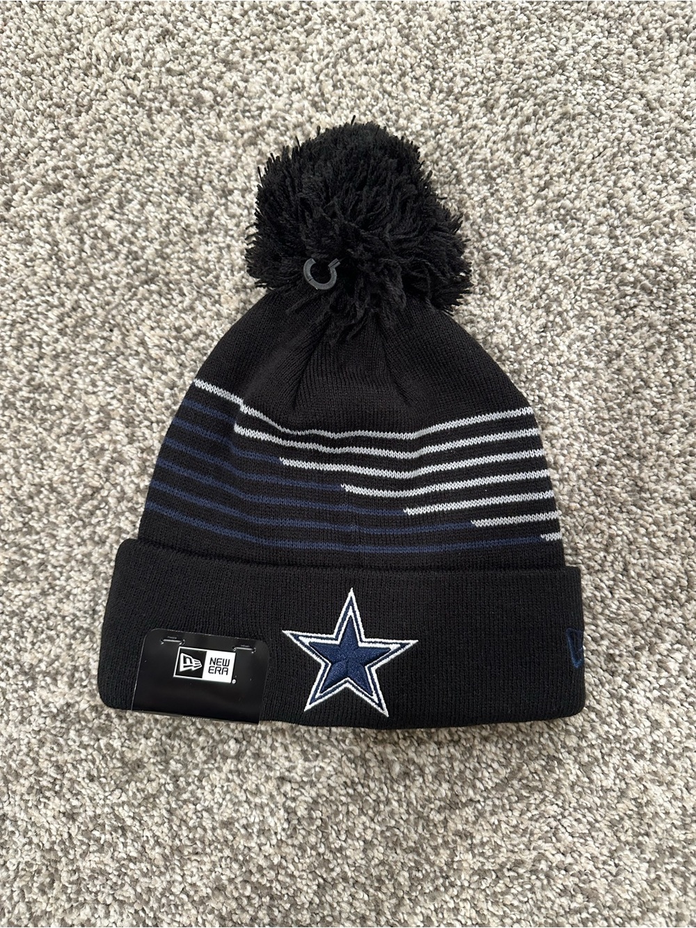 NWT New Era Dallas Cowboys ZigZag Knit Pom Beanie Hat